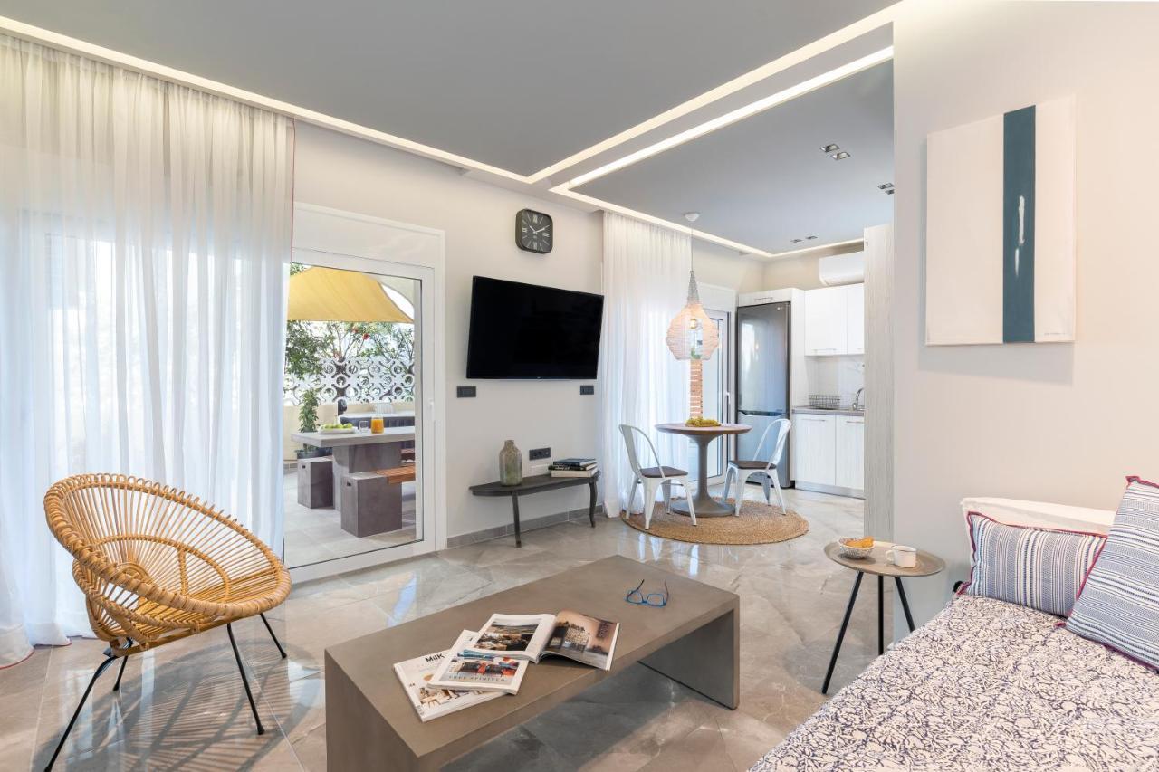 Elia & Anthos Deluxe Suites Иксия Екстериор снимка