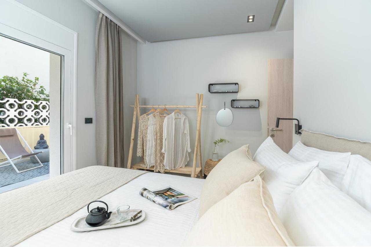 Elia & Anthos Deluxe Suites Иксия Екстериор снимка