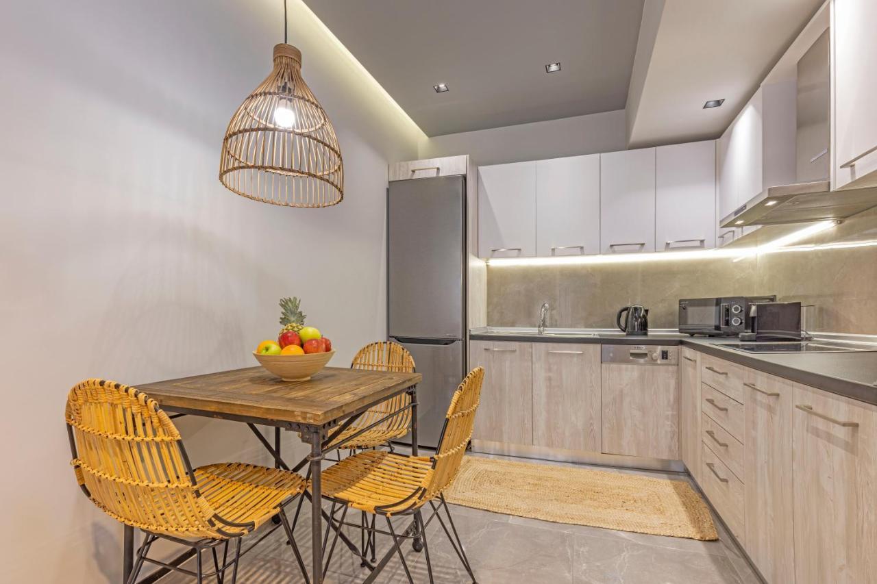 Elia & Anthos Deluxe Suites Иксия Екстериор снимка