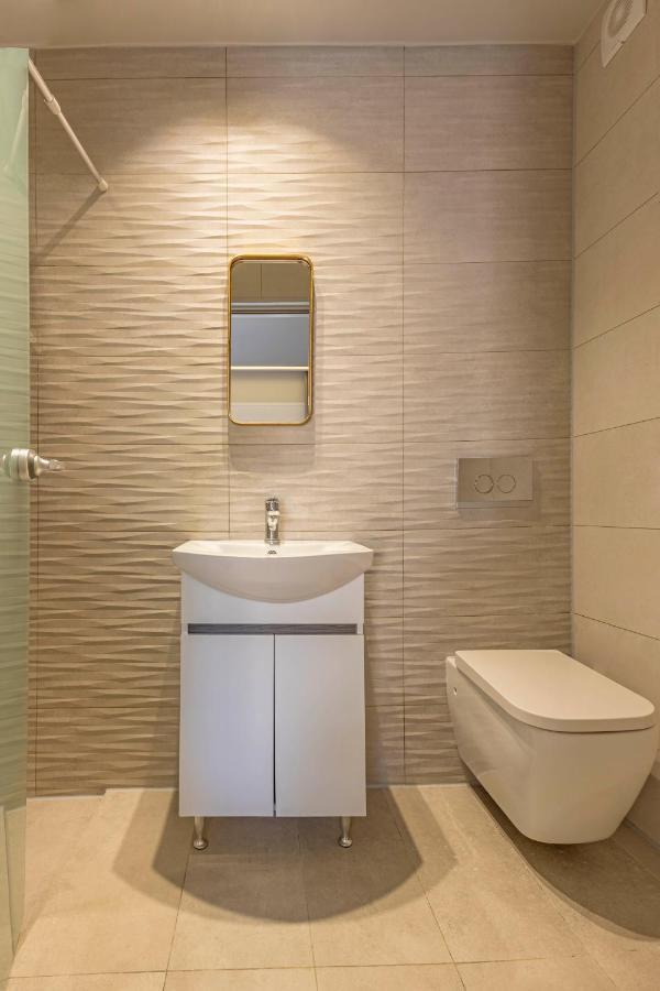 Elia & Anthos Deluxe Suites Иксия Екстериор снимка